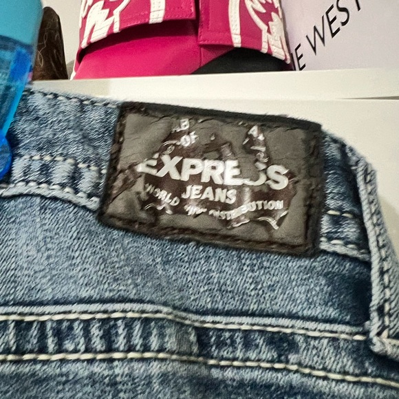 Express Women’s Classic Indigo Bootcut Jeans - Picture 3 of 6